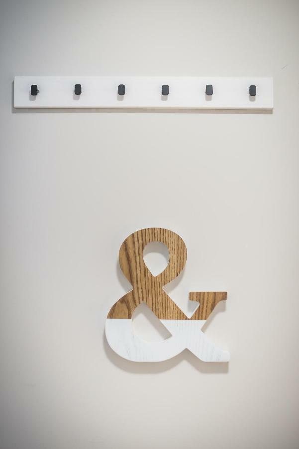 "Sunbow Earth"- Boutique New Apt In Dowtown Атина Екстериор снимка