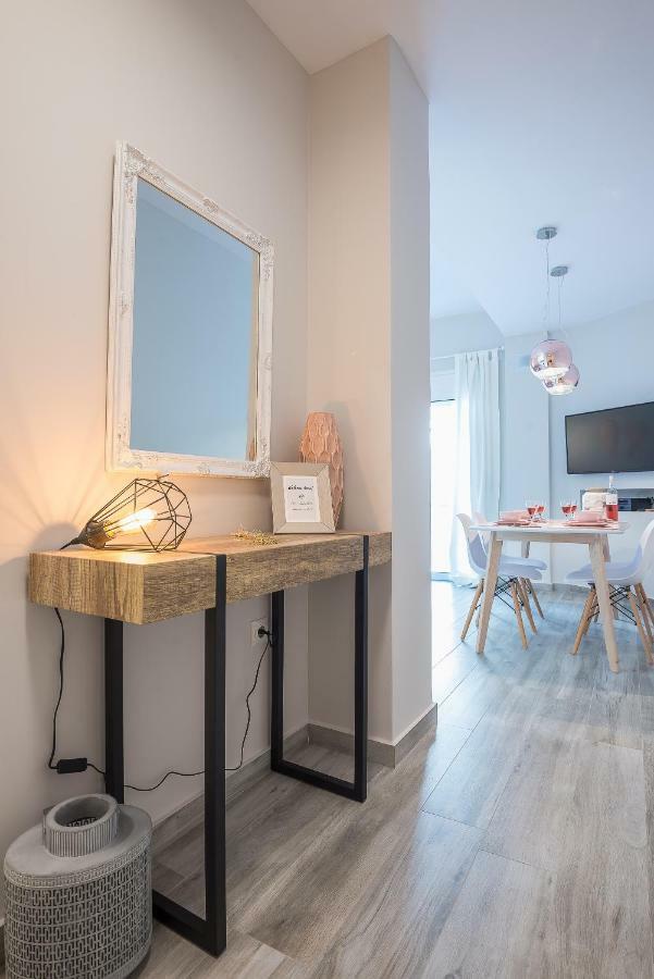 "Sunbow Earth"- Boutique New Apt In Dowtown Атина Екстериор снимка