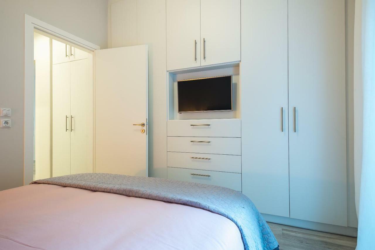 "Sunbow Earth"- Boutique New Apt In Dowtown Атина Екстериор снимка