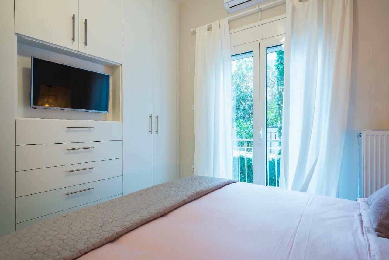 "Sunbow Earth"- Boutique New Apt In Dowtown Атина Екстериор снимка