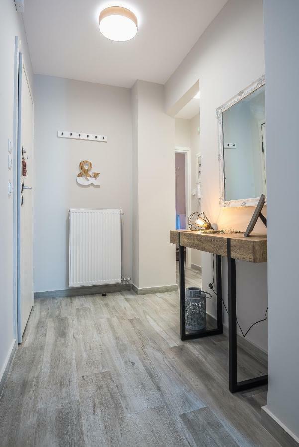 "Sunbow Earth"- Boutique New Apt In Dowtown Атина Екстериор снимка